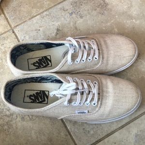 Women’s Linen Vans